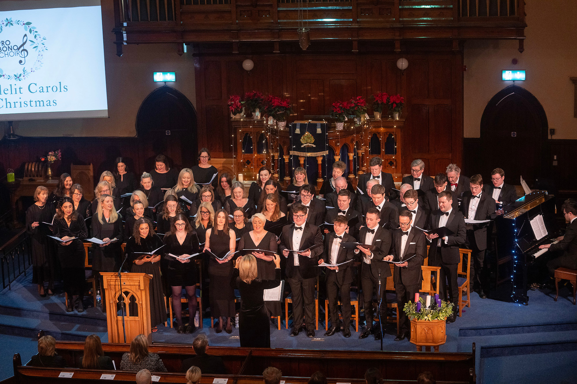 #InPictures: Pro Bono Choir raises charity cash with Christmas carols