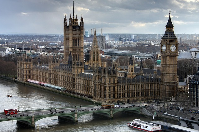 England: MPs call for tighter regulation of bailiffs to protect debtors