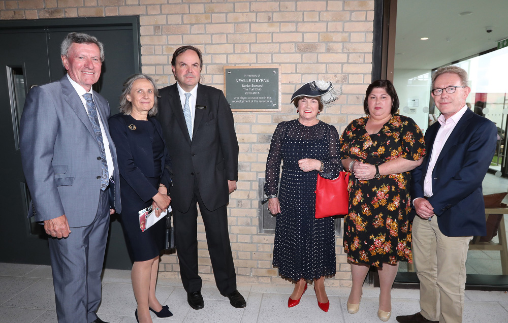 #InPictures: The Curragh Racecourse unveils plaque in memory of former William Fry chairman